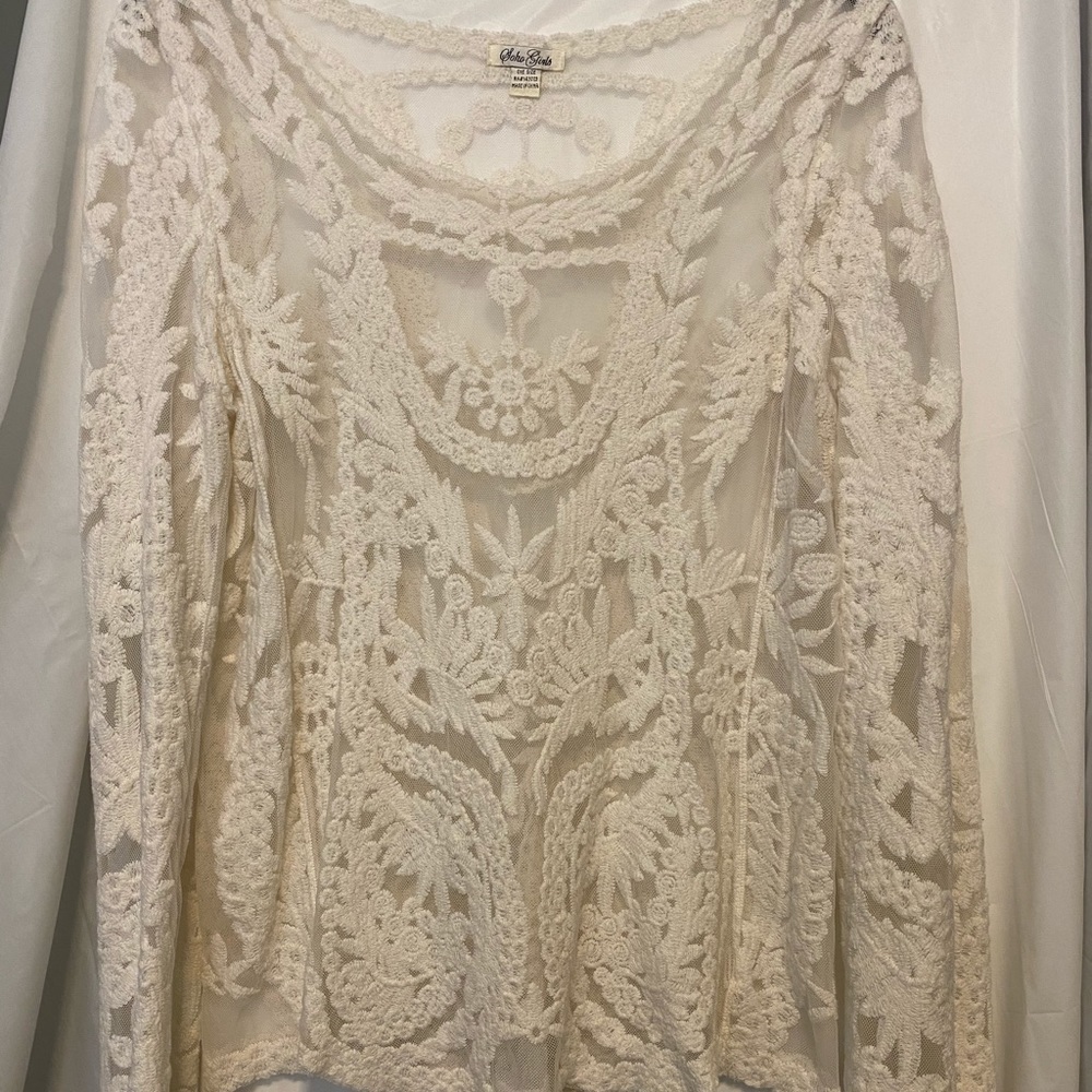SOHO GIRLS Gorgeous Embroidered and Lace  Top